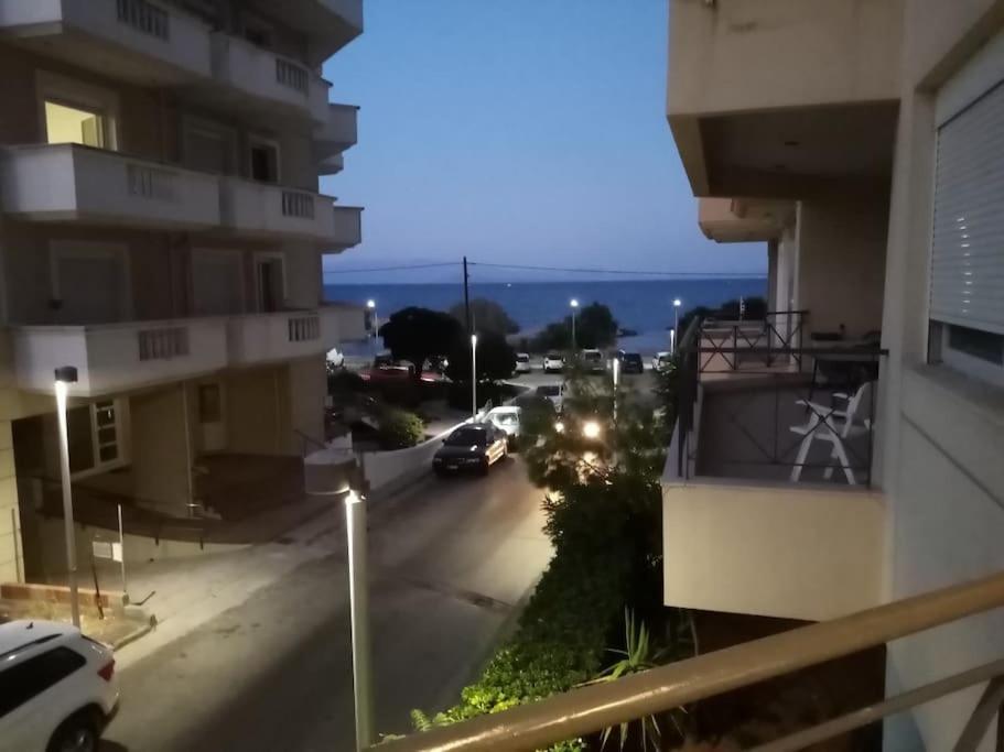 Apartmán Τεσσαρι Στον Ναυτικο Ομιλο Χiου Chios Town Exteriér fotografie
