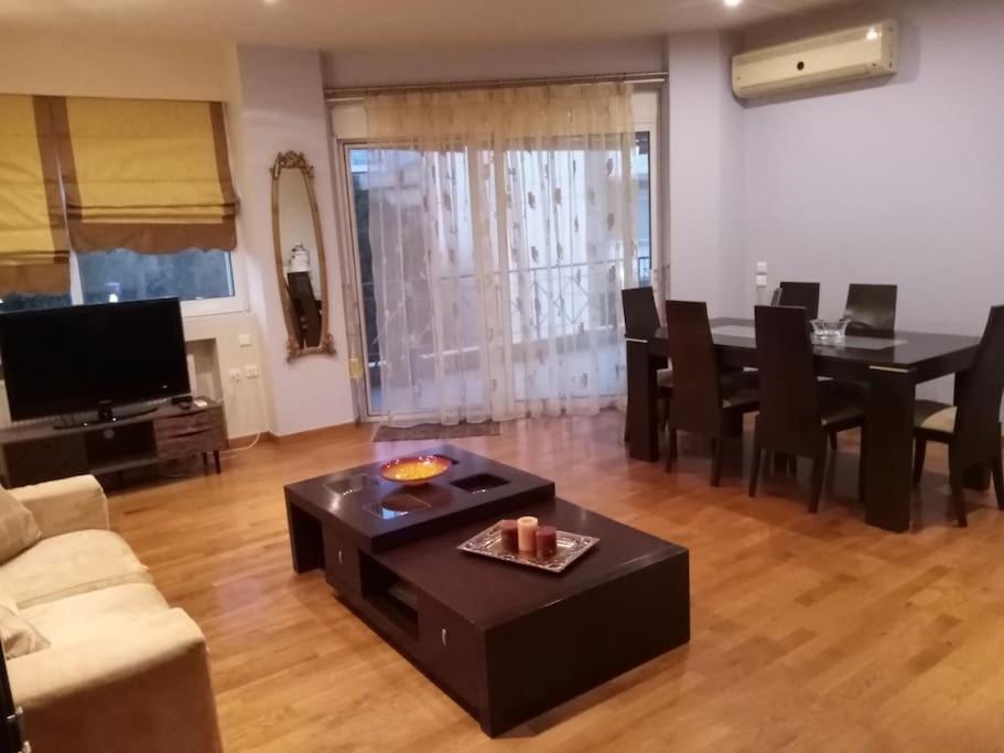 Apartmán Τεσσαρι Στον Ναυτικο Ομιλο Χiου Chios Town Exteriér fotografie